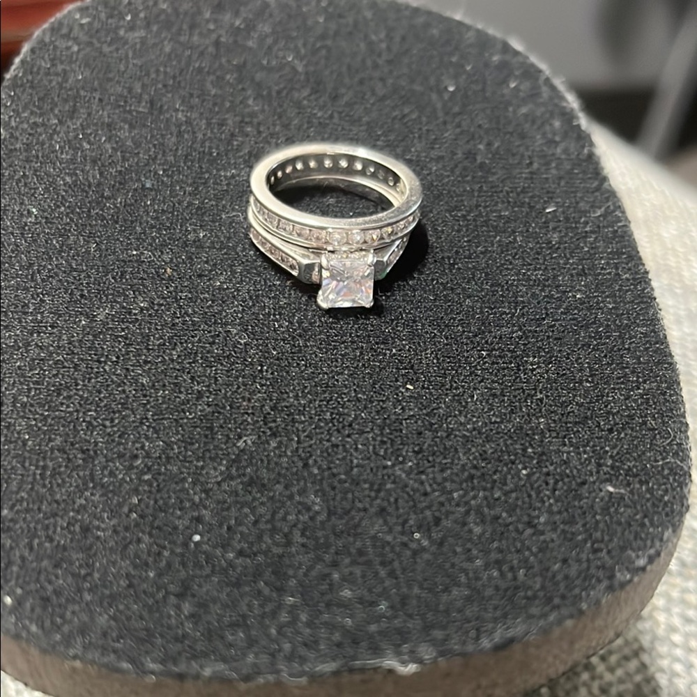 Elegant Silver Ring with Clear Stone